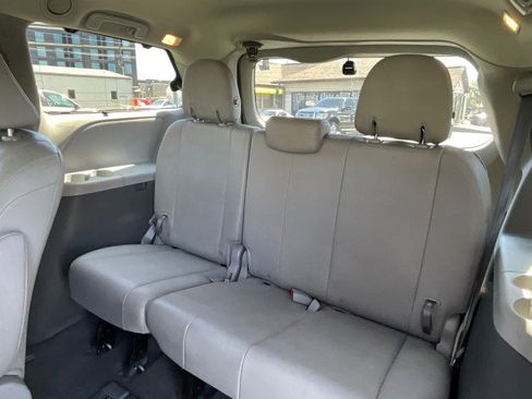 Used 2015 Toyota Sienna XLE w/ XLE Navigation Package image 34