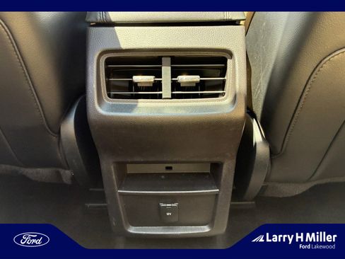 Used 2017 Ford Edge SEL w/ Equipment Group 201A AWD/4WD image 31