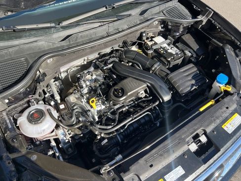 Used 2024 Volkswagen Taos SE image 28