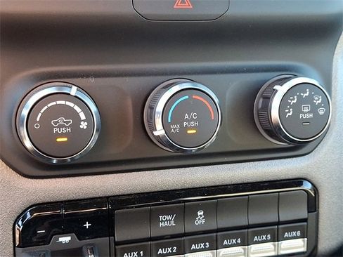 Used 2024 RAM 2500 Tradesman w/ Chrome Appearance Group image 15