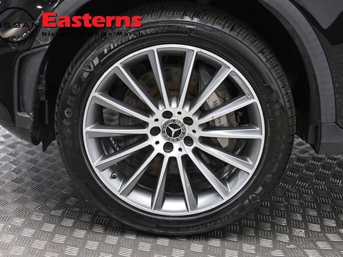 Used 2022 Mercedes-Benz GLC 300 4MATIC w/ AMG Line image 32