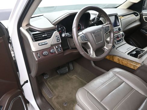 Used 2016 GMC Yukon Denali w/ Open Road Package AWD/4WD image 12