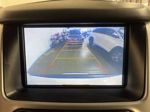 Used 2015 GMC Yukon SLE image 15