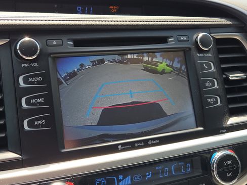 Used 2016 Toyota Highlander Plus image 22