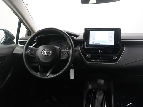 Used 2025 Toyota Corolla LE image 14