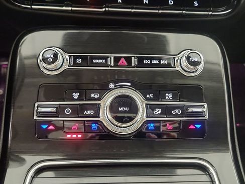 Used 2022 Lincoln Nautilus Reserve image 17