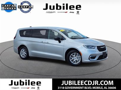 Used 2024 Chrysler Pacifica Touring-L