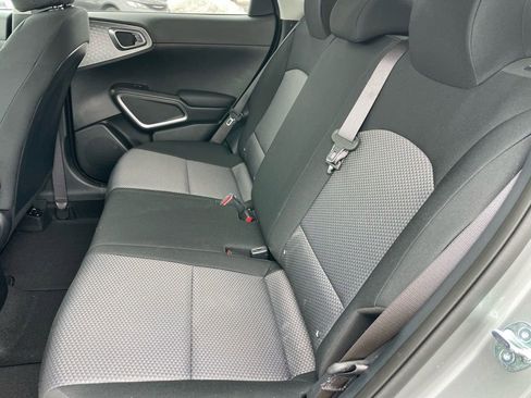 Used 2025 Kia Soul LX image 6