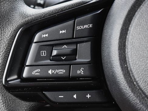 Used 2025 Subaru Crosstrek 2.0i Premium image 6