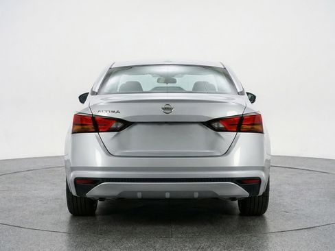 Used 2025 Nissan Altima 2.5 SV image 7