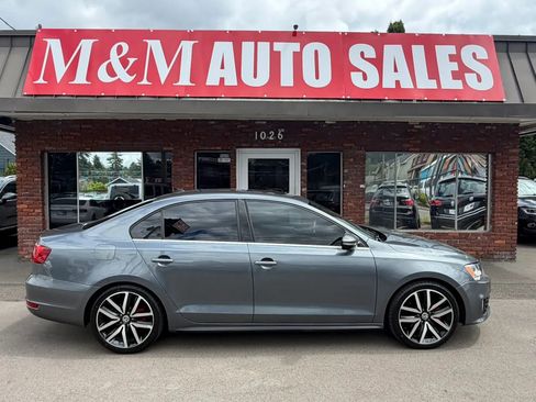 Used 2012 Volkswagen Jetta GLI FWD image 2