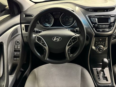 Used 2013 Hyundai Elantra GLS w/ Preferred Pkg image 12