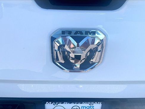 Used 2024 RAM 2500 Big Horn AWD/4WD image 30