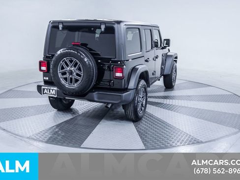 Used 2025 Jeep Wrangler Unlimited Sport AWD/4WD image 9