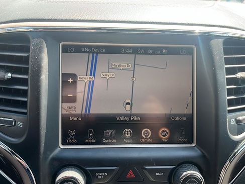 Used 2016 Jeep Grand Cherokee Overland AWD/4WD image 12