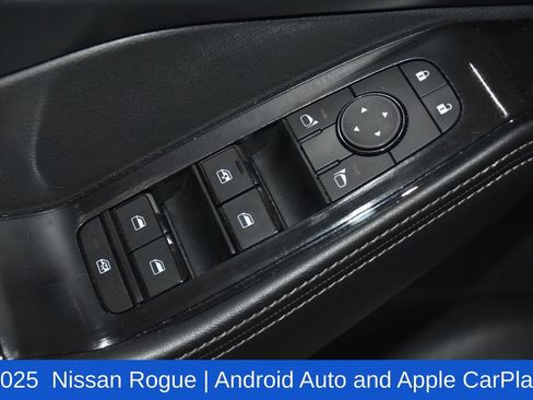 Used 2025 Nissan Rogue SV AWD/4WD image 23