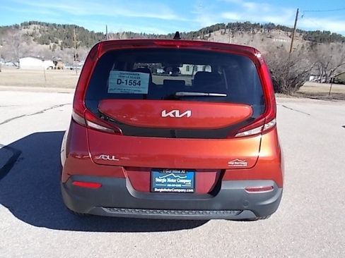 Used 2022 Kia Soul LX image 6