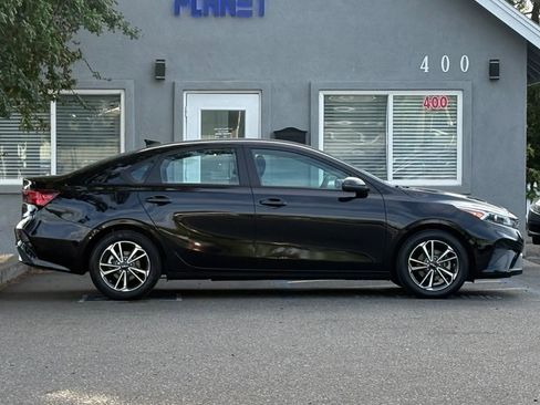 Used 2023 Kia Forte LXS w/ LXS Technology Package image 4