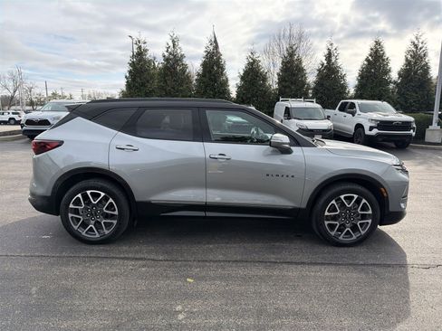 Used 2023 Chevrolet Blazer RS w/ Driver Confidence II Package image 9