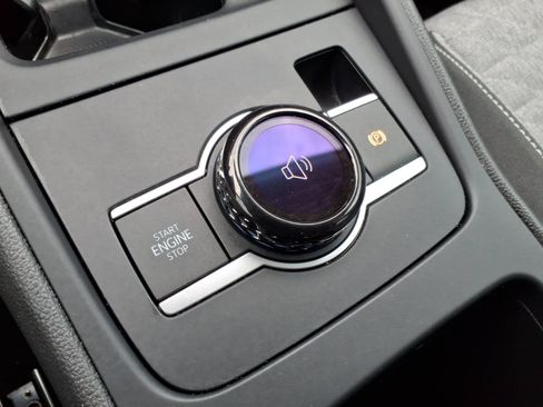 Certified 2025 Volkswagen Tiguan S AWD/4WD image 31