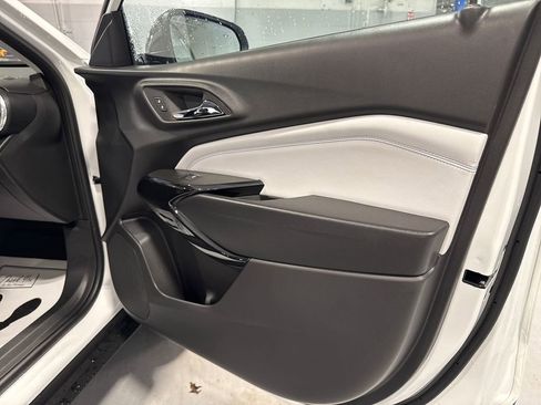New 2026 Chevrolet Trax LT w/ Driver Confidence Package FWD image 35