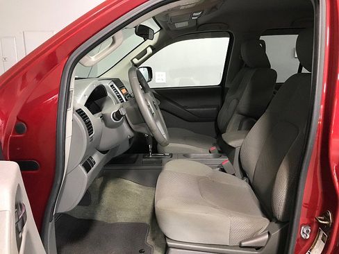 Used 2014 Nissan Frontier S image 11