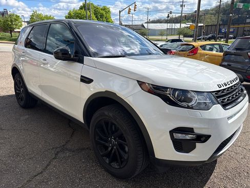 Used 2019 Land Rover Discovery Sport SE AWD/4WD image 4