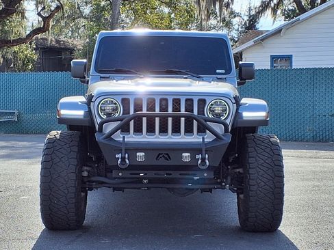 Used 2020 Jeep Gladiator Rubicon image 2