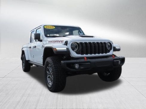 New 2025 Jeep Gladiator Mojave image 10