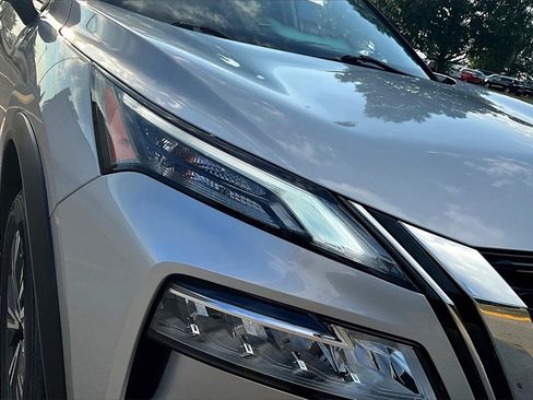 Used 2022 Nissan Rogue SV image 29