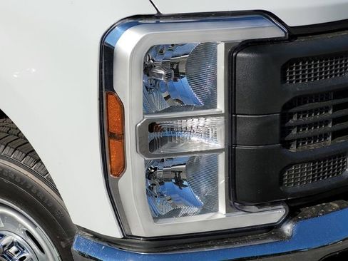 New 2026 Ford F250 XL w/ XL Chrome Package image 10