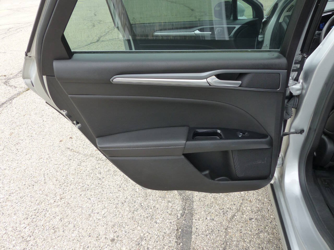 Used 2016 Ford Fusion Titanium FWD image 40