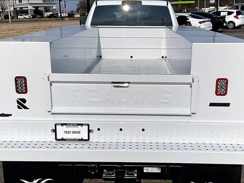 New 2024 RAM 5500 Tradesman w/ Chrome Appearance Group image 18