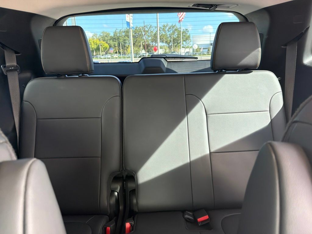 Used 2020 Chevrolet Traverse Premier w/ Redline Edition FWD image 12