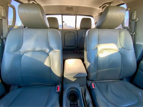 Used 2018 Nissan Frontier SL image 32