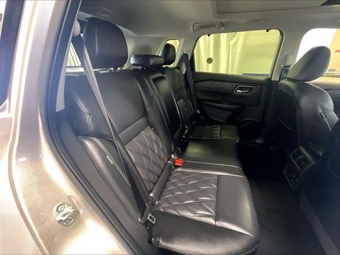 Used 2023 Nissan Rogue Platinum w/ Platinum Premium Package AWD/4WD image 16