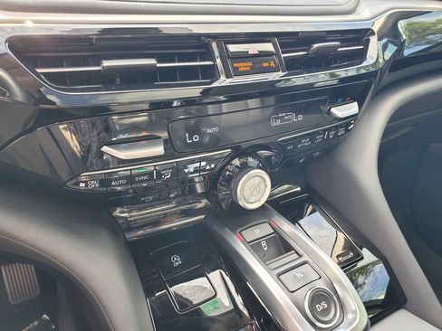 Certified 2024 Acura MDX w/ Technology Package FWD image 33