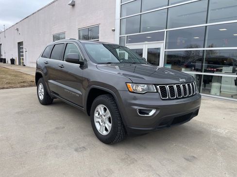 Used 2017 Jeep Grand Cherokee Laredo w/ Quick Order Package 23E image 1