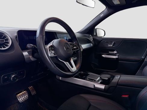 Used 2021 Mercedes-Benz GLB 250 4MATIC image 10