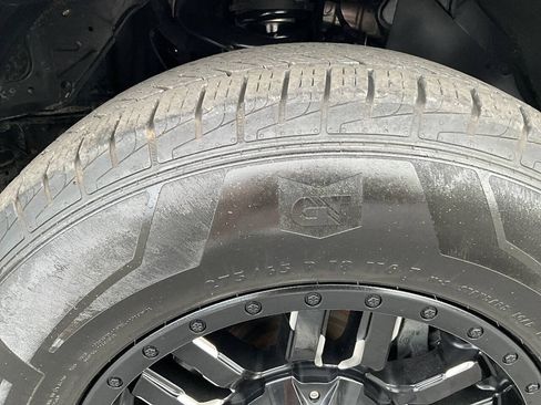 Used 2015 Toyota 4Runner SR5 w/ Four Season Floor Mat Package AWD/4WD image 34