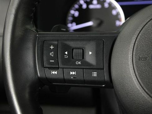 Certified 2025 Nissan Pathfinder SV FWD image 28