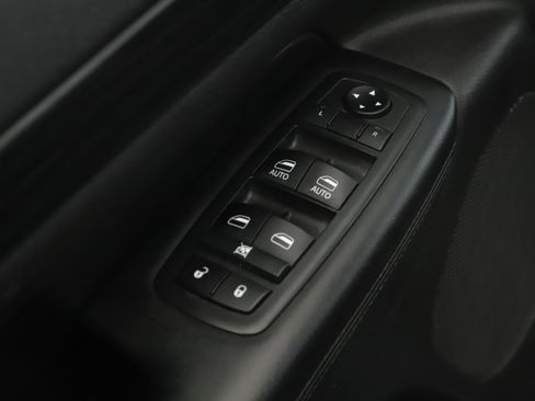 Used 2019 Jeep Grand Cherokee Altitude image 8