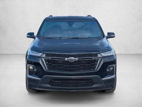 Used 2023 Chevrolet Traverse LT FWD image 2