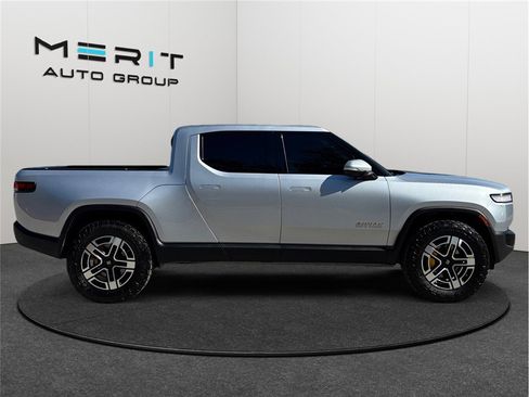 Used 2022 Rivian R1T Adventure image 10