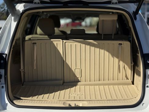 Used 2019 Toyota Highlander Limited image 50