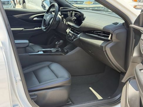 Used 2025 Buick Envista Sport Touring w/ Convenience I Package FWD image 15
