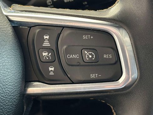 Used 2024 Jeep Wrangler Unlimited Sahara w/ Technology Group AWD/4WD image 24