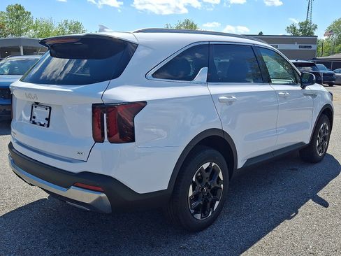 New 2026 Kia Sorento S AWD/4WD image 3