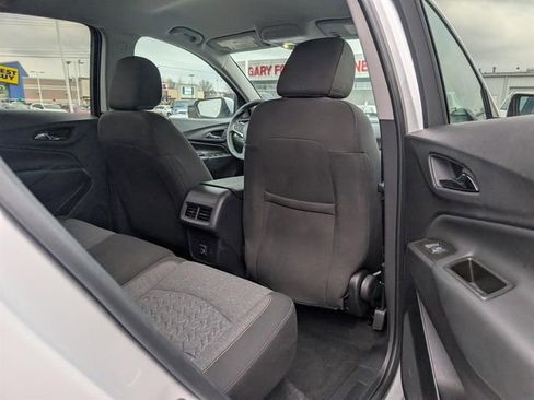 Used 2024 Chevrolet Equinox LT image 24