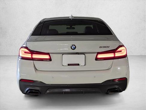 Used 2022 BMW 530i w/ M Sport Package RWD image 6